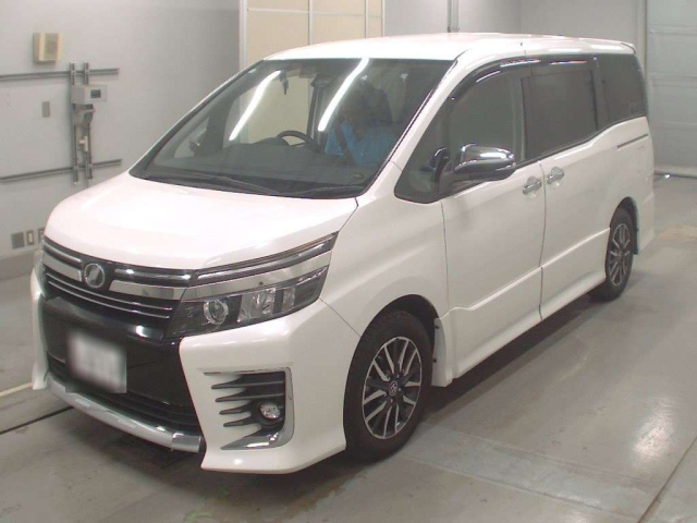 TOYOTA VOXY 2016