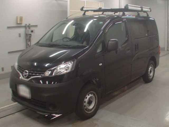 NISSAN NV200 2020