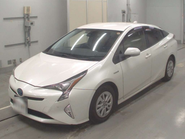 TOYOTA PRIUS 2016