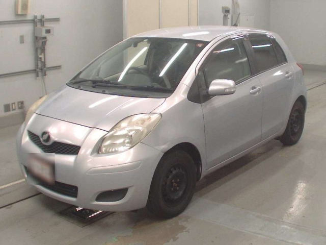 TOYOTA VITZ 2010