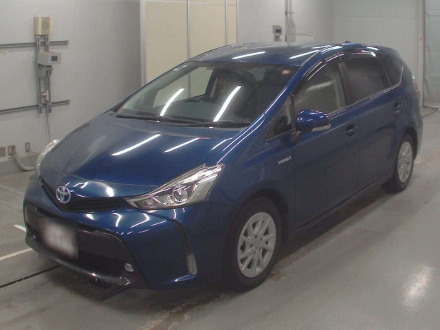 TOYOTA PRIUS ALPHA 2014