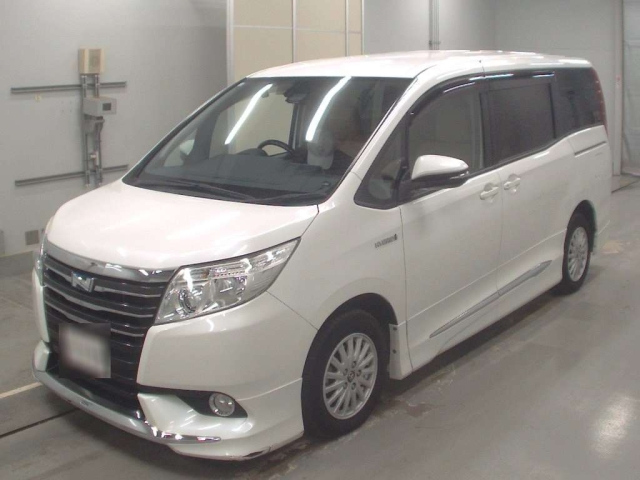 TOYOTA NOAH 2016
