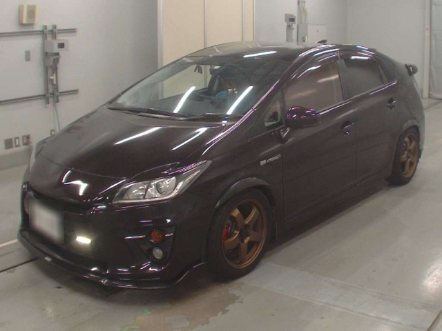 TOYOTA PRIUS