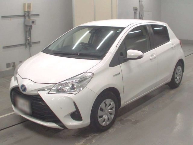 TOYOTA VITZ 2020