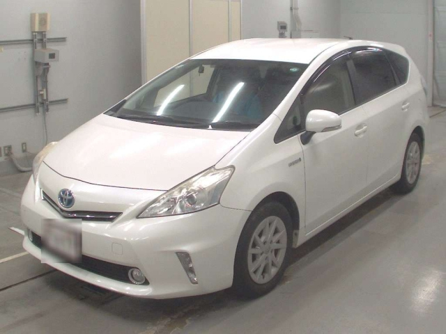 TOYOTA PRIUS ALPHA 2012