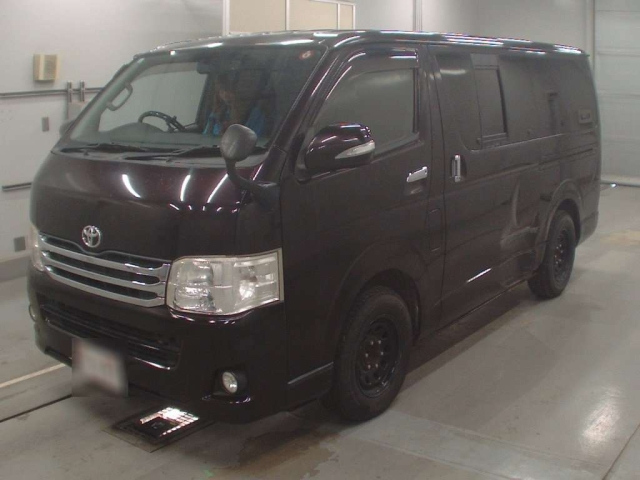 TOYOTA HIACE VAN