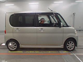 DAIHATSU TANTO 2012