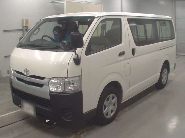 TOYOTA HIACE VAN