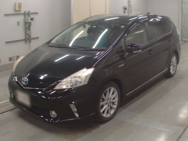 TOYOTA PRIUS ALPHA 2012