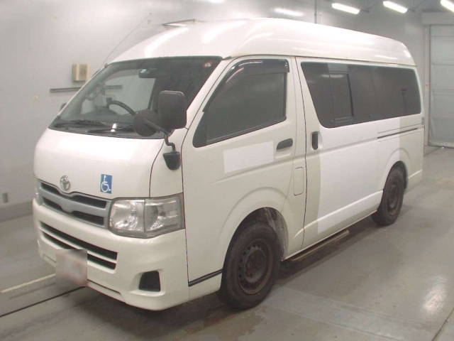 TOYOTA HIACE VAN