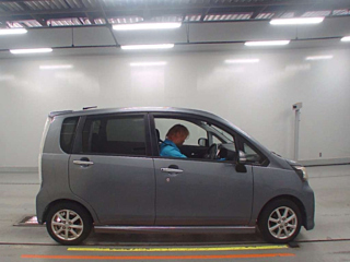 DAIHATSU MOVE 2011