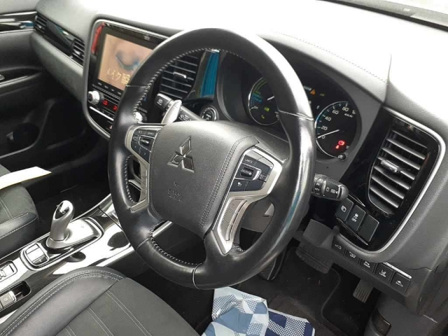 MITSUBISHI OUTLANDER PHEV 2020