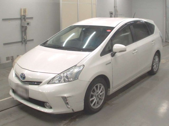TOYOTA PRIUS ALPHA 2012