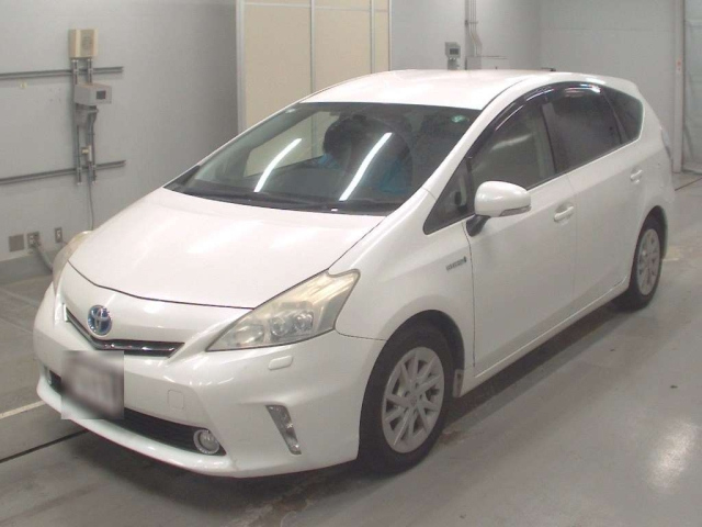 TOYOTA PRIUS ALPHA 2012