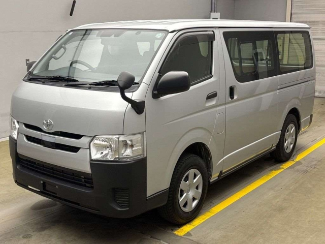 TOYOTA HIACE VAN 2020