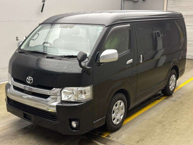 TOYOTA HIACE 2020