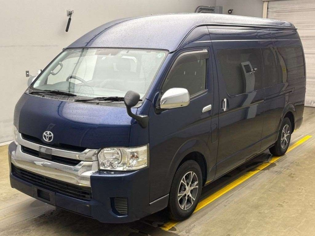 TOYOTA HIACE 2020