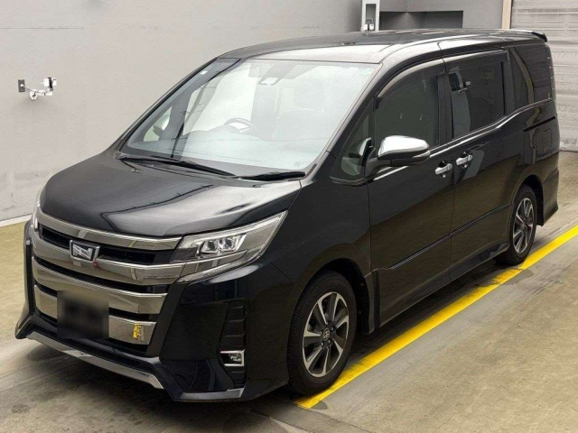 TOYOTA NOAH 2021