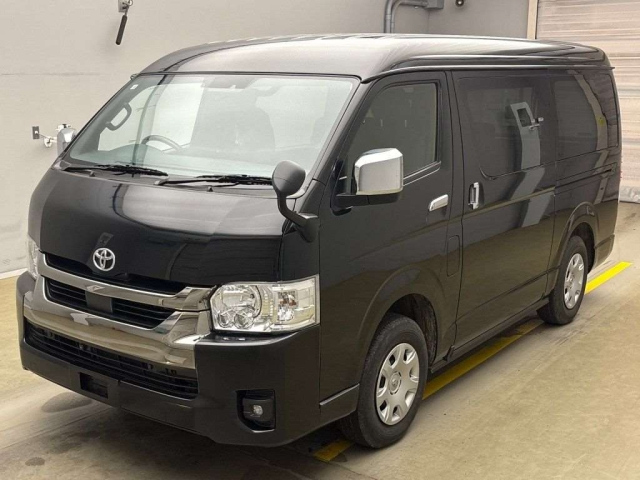 TOYOTA HIACE VAN 2022