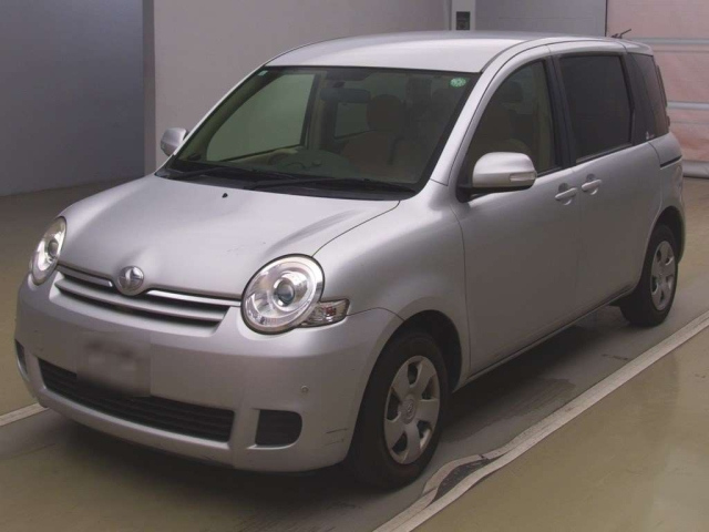 TOYOTA SIENTA 2013