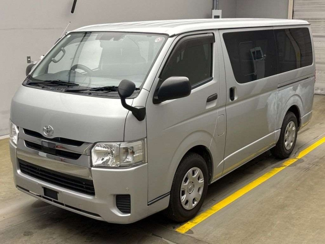 TOYOTA HIACE VAN 2020