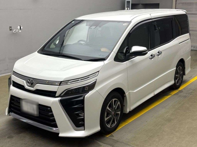 TOYOTA VOXY 2020