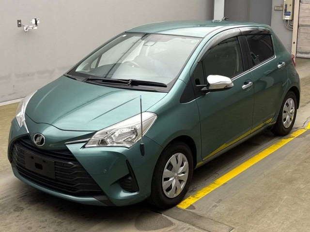TOYOTA VITZ 2018