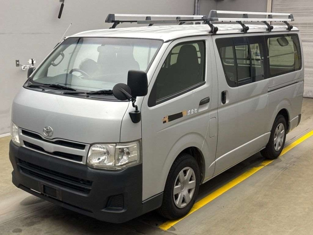 TOYOTA REGIUS ACE VAN