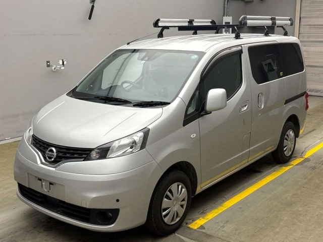 NISSAN NV200 2020