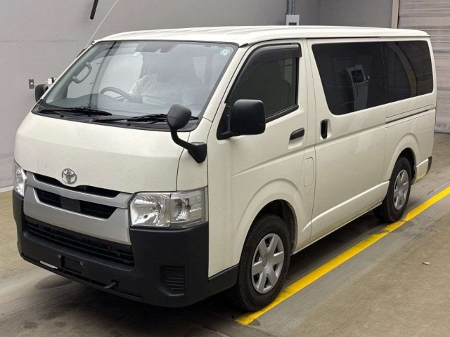 TOYOTA HIACE VAN 2023