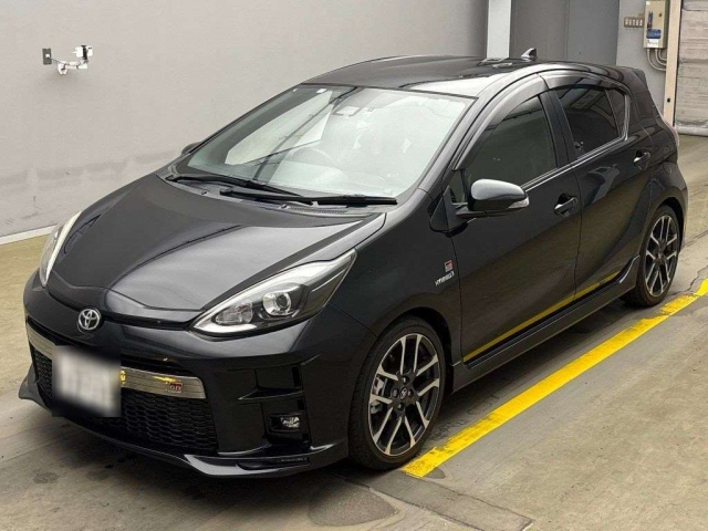 TOYOTA AQUA 2019