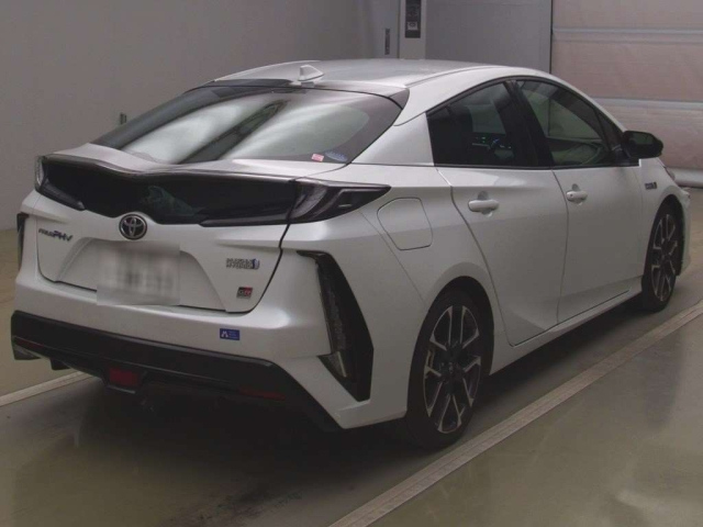 TOYOTA PRIUS PHV 2021