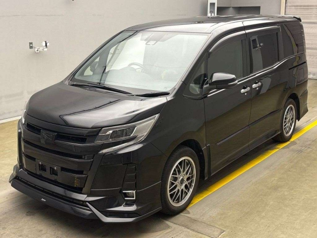 TOYOTA NOAH 2020
