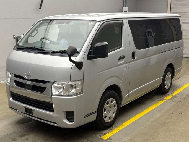 TOYOTA HIACE VAN 2020