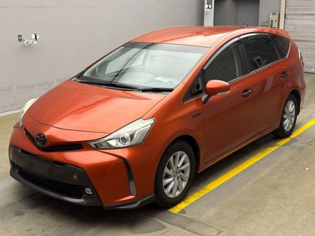 TOYOTA PRIUS ALPHA 2015