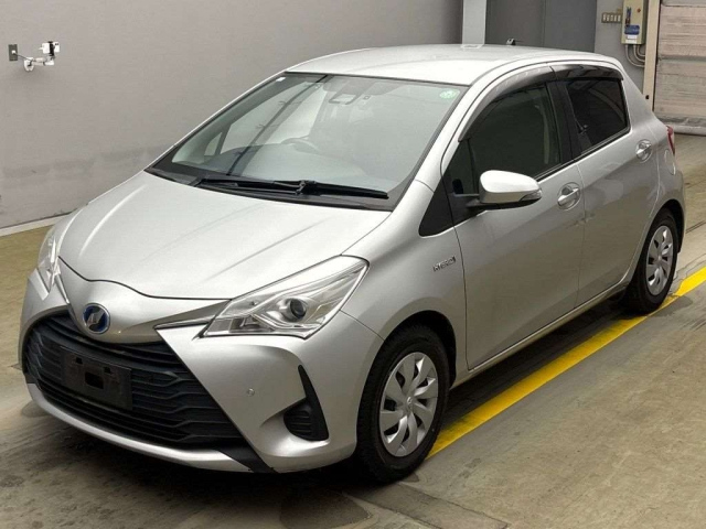 TOYOTA VITZ 2018
