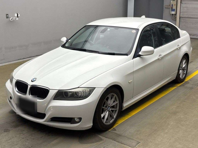 BMW 3 SERIES 2011
