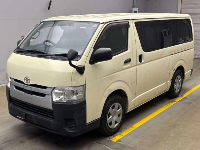 TOYOTA HIACE VAN 2020