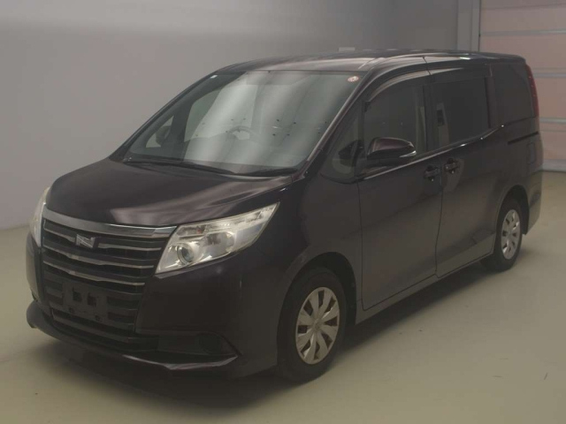 TOYOTA NOAH 2014