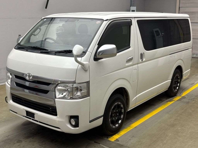 TOYOTA HIACE VAN 2018