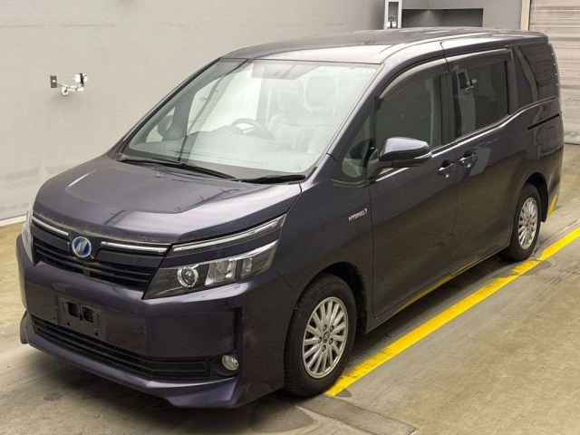 TOYOTA VOXY 2015