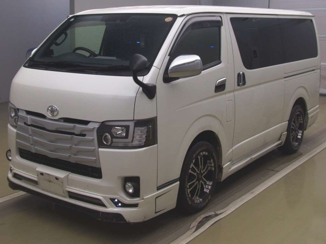 TOYOTA HIACE VAN 2020