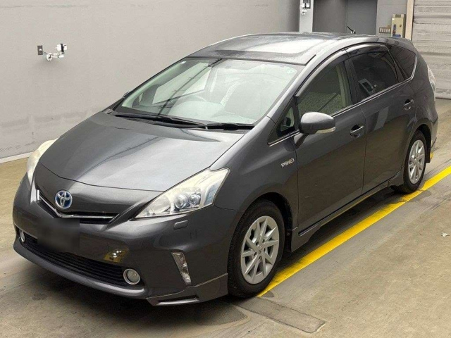 TOYOTA PRIUS ALPHA 2012