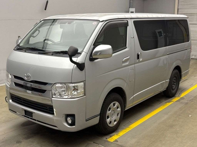 TOYOTA HIACE VAN 2019