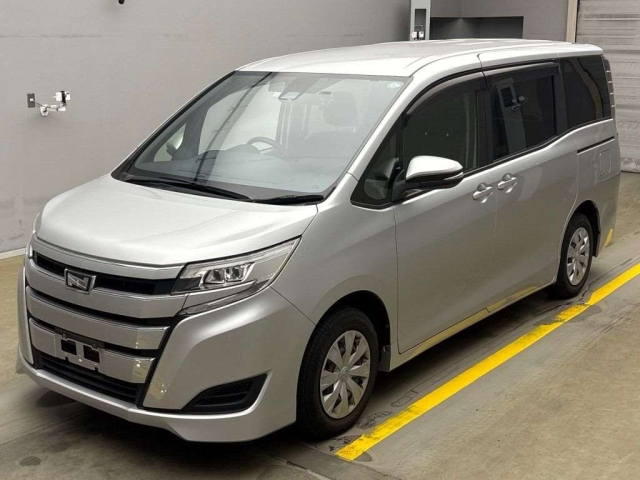 TOYOTA NOAH 2020