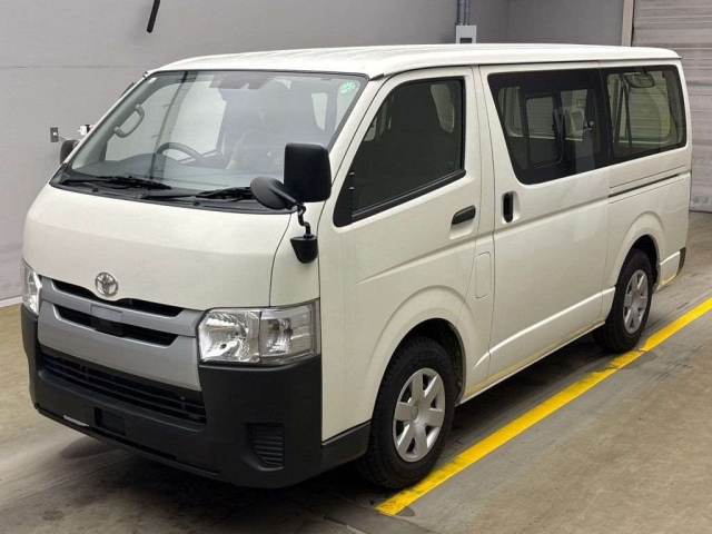 TOYOTA HIACE VAN 2019