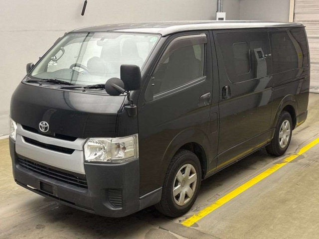 TOYOTA HIACE VAN 2015