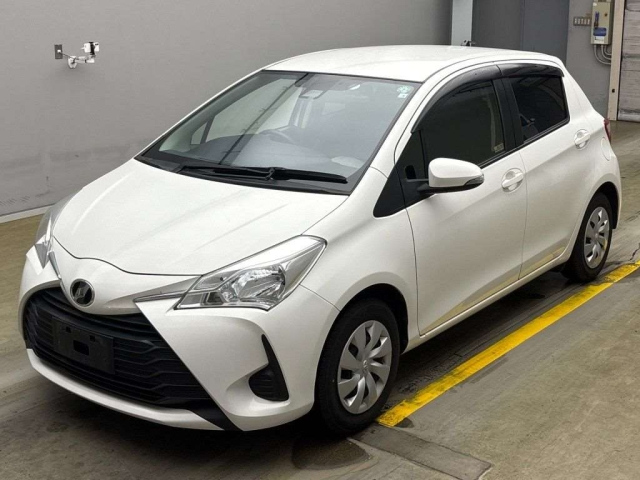 TOYOTA VITZ 2020