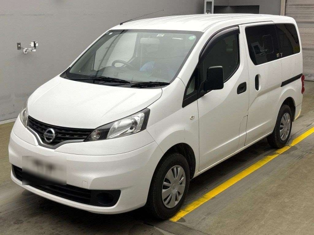 NISSAN NV200 2019