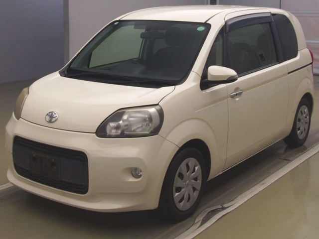 TOYOTA PORTE 2012